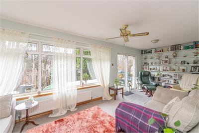 40 Bankton Park West,
Livingston,
EH54 9BP - image 2