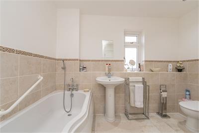 40 Bankton Park West,
Livingston,
EH54 9BP - image 32