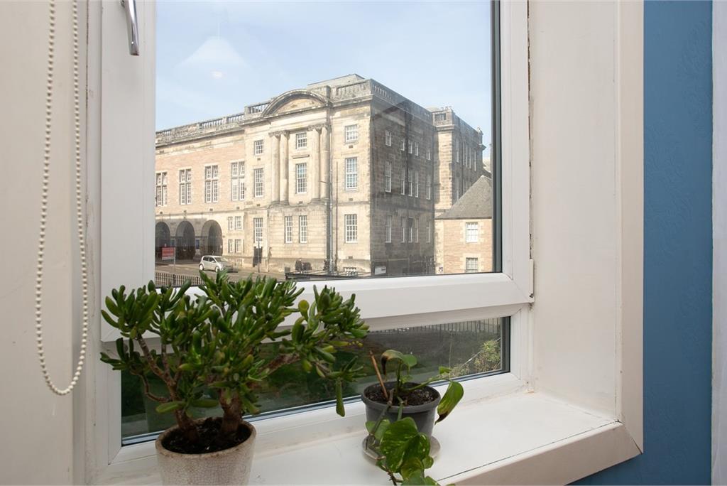 100/6 Holyrood Road,
Edinburgh,
EH8 8AJ - image 17
