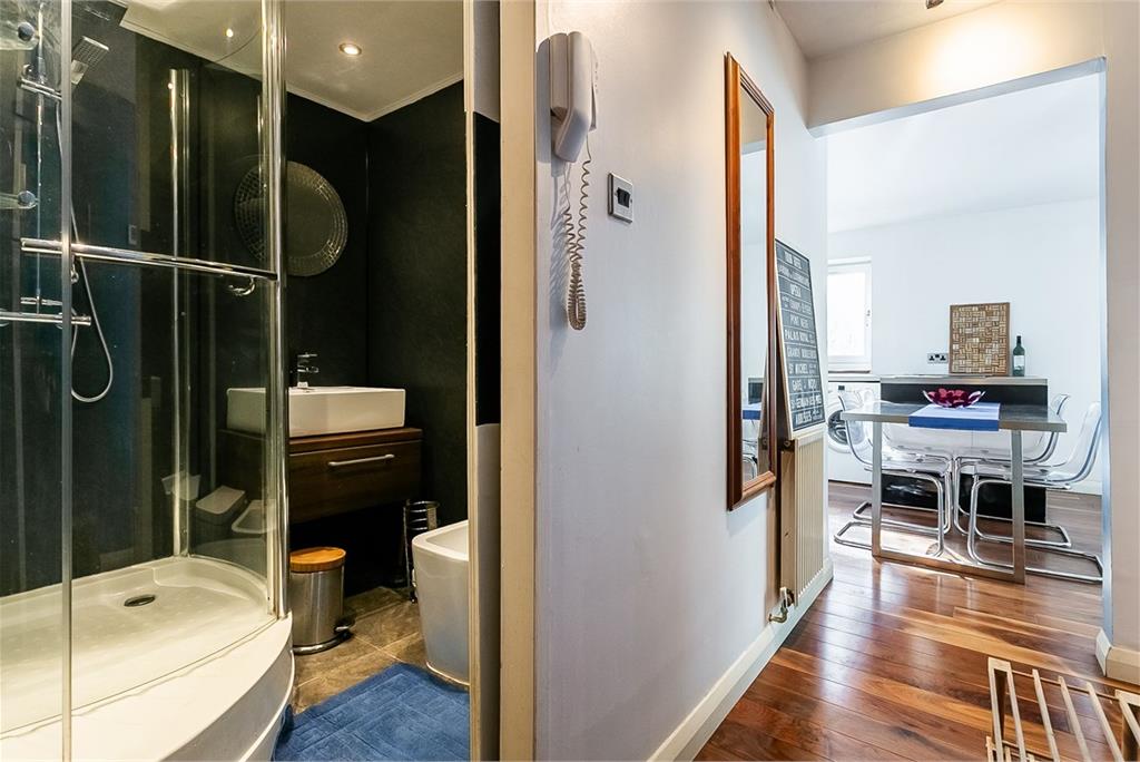 100/6 Holyrood Road,
Edinburgh,
EH8 8AJ - image 19