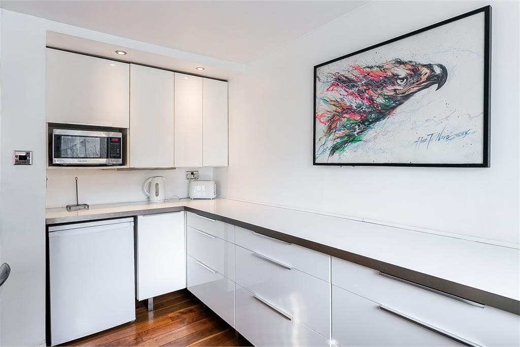 100/6 Holyrood Road,
Edinburgh,
EH8 8AJ - image 9