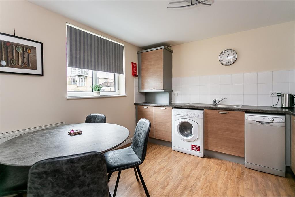 Flat 1,
5 Allanfield Place,
Edinburgh,
EH7 5AJ - image 6