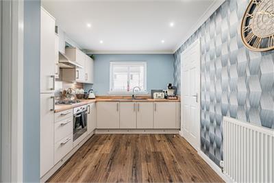 6 Mossend Drive, West Calder, EH55 8QG - image 3