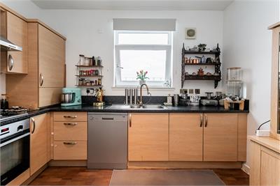 Flat 16, 7 Hawkhill Close, Edinburgh, EH7 6FE - image 10