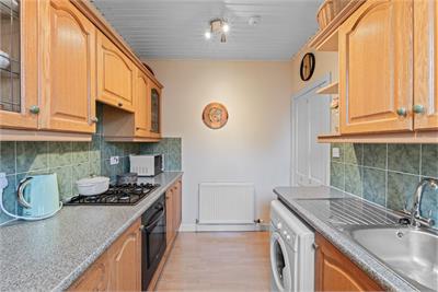 19 Horsbrugh Street, Innerleithen, EH44 6LF - image 5
