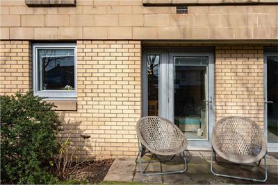 8 Lyle Court,
25 Barnton Grove,
Barnton,
Edinburgh,
EH4 6EZ - image 15
