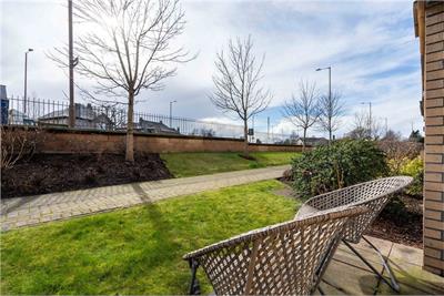 8 Lyle Court,
25 Barnton Grove,
Barnton,
Edinburgh,
EH4 6EZ - image 18