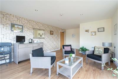 8 Lyle Court,
25 Barnton Grove,
Barnton,
Edinburgh,
EH4 6EZ - image 22