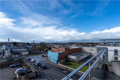 8 Lyle Court,
25 Barnton Grove,
Barnton,
Edinburgh,
EH4 6EZ - image 25