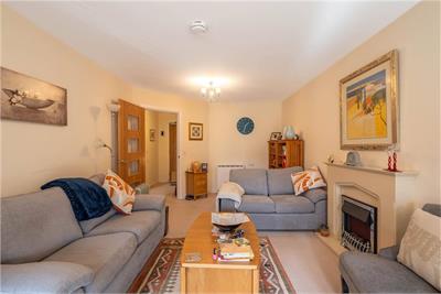 8 Lyle Court,
25 Barnton Grove,
Barnton,
Edinburgh,
EH4 6EZ - image 4