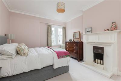 16 Cramond Road South,
Edinburgh,
EH4 6AA - image 15