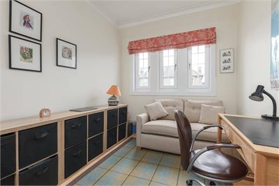 16 Cramond Road South,
Edinburgh,
EH4 6AA - image 24