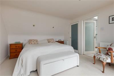 16 Cramond Road South,
Edinburgh,
EH4 6AA - image 27