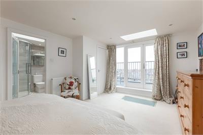 16 Cramond Road South,
Edinburgh,
EH4 6AA - image 28