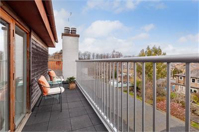 16 Cramond Road South,
Edinburgh,
EH4 6AA - image 31