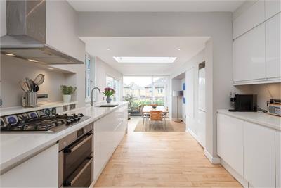 16 Cramond Road South,
Edinburgh,
EH4 6AA - image 10