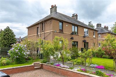 8 Upper Bongate Gardens, Jedburgh, TD8 6DZ - image 2