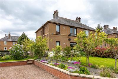 8 Upper Bongate Gardens, Jedburgh, TD8 6DZ - image 1
