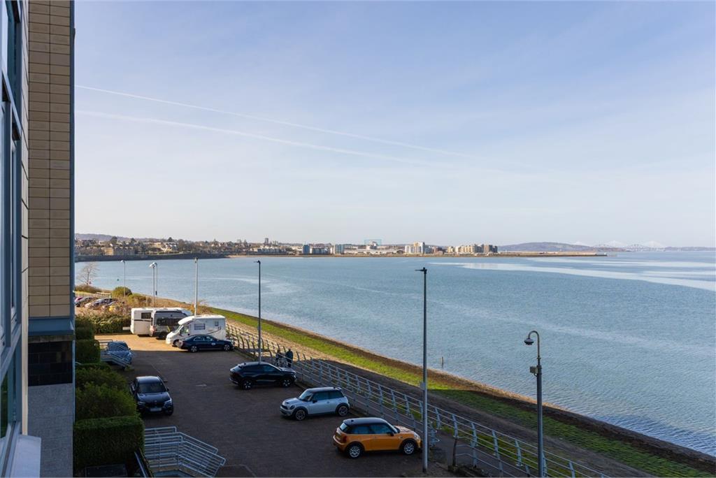 3/9 Western Harbour Breakwater, Edinburgh, EH6 6PA - image 21
