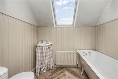 Flat 2, 7 North Burnside, Cupar, KY15 4BQ - image 8