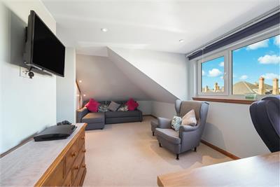 27 Craigs Avenue, Edinburgh, EH12 8HS - image 21