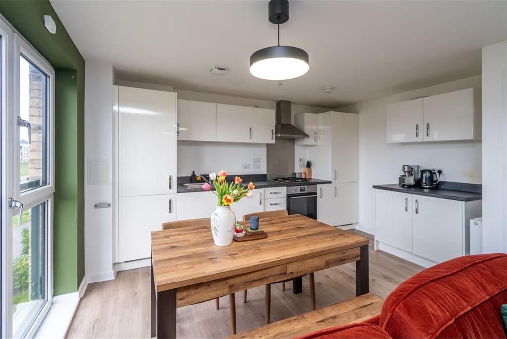 Flat 2, 8, Goldcrest Place, Cammo, Edinburgh, EH4 8GS - image 3