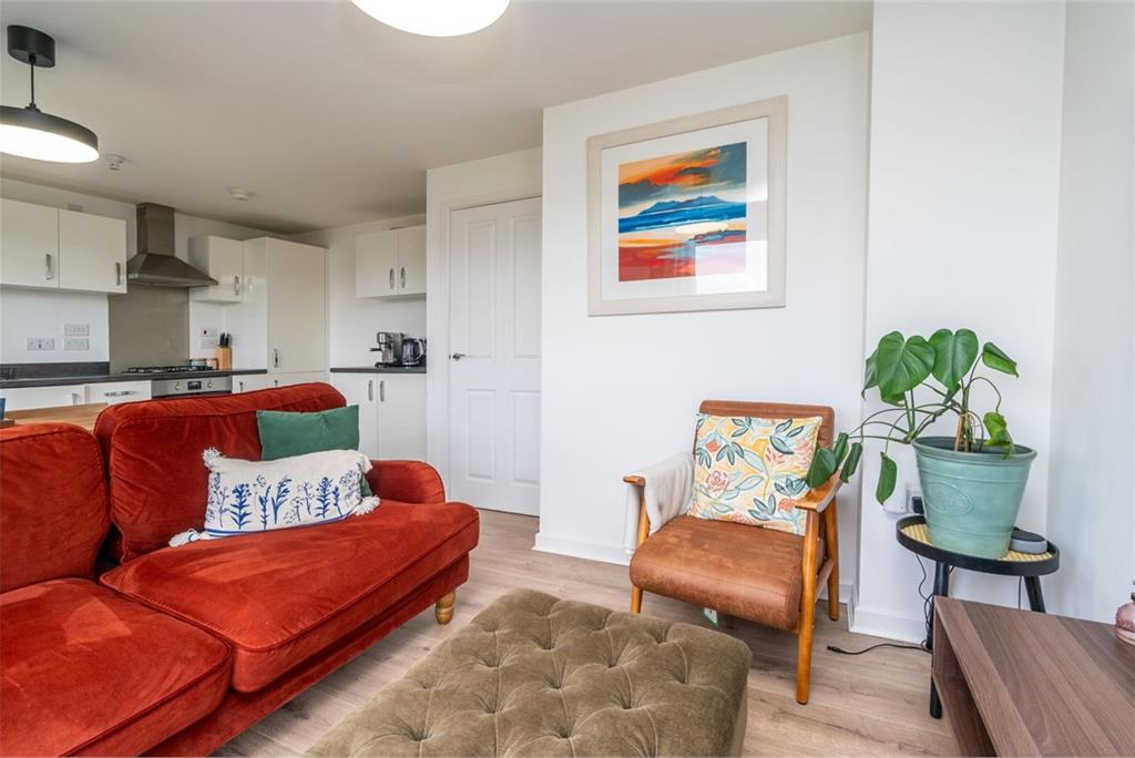 Flat 2, 8, Goldcrest Place, Cammo, Edinburgh, EH4 8GS - image 5
