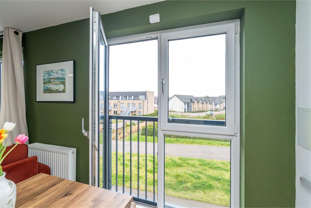 Flat 2, 8, Goldcrest Place, Cammo, Edinburgh, EH4 8GS - image 7