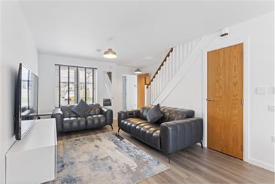 33 James Young Avenue, Uphall Station, EH54 5FA - image 2