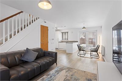 33 James Young Avenue, Uphall Station, EH54 5FA - image 4