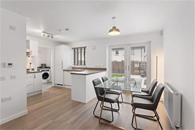 33 James Young Avenue, Uphall Station, EH54 5FA - image 5