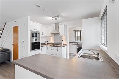 33 James Young Avenue, Uphall Station, EH54 5FA - image 7