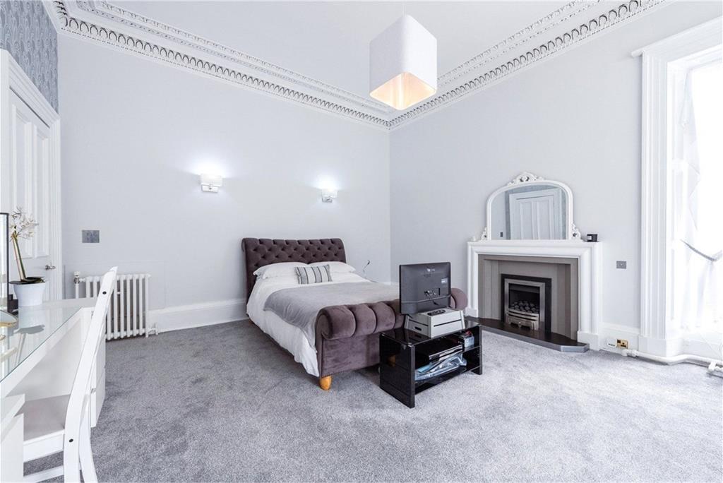 9 Craigmillar Park,
Edinburgh,
EH16 5PF - image 22