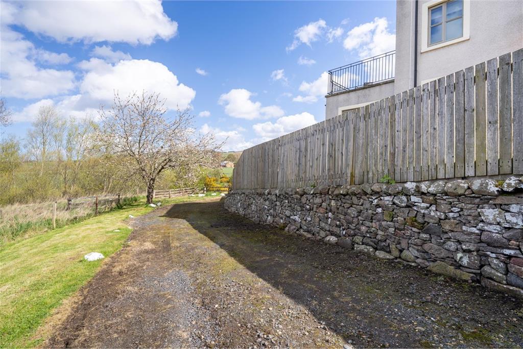 Kissinggate Cottage, Wellbrae, Teapot Street,
Morebattle,
Kelso,
TD5 8QF - image 25