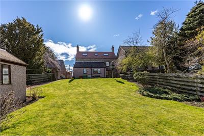 Viewfield, Main Street, Reston, Eyemouth, TD14 5JP - image 2