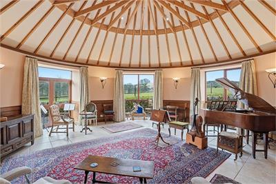 Pilgrim Lodge Kilry, Blairgowrie, PH11 8HU - image 3