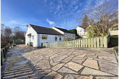 33 Cammesreinach Crescent,
Hunters Quay,
Dunoon,
PA23 8JZ - image 3
