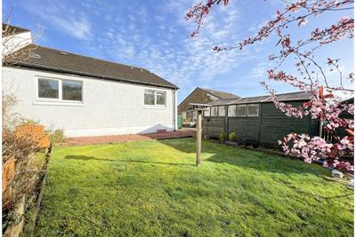 33 Cammesreinach Crescent,
Hunters Quay,
Dunoon,
PA23 8JZ - image 5