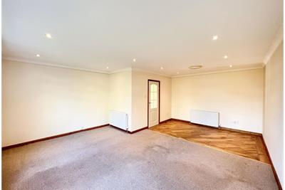 33 Cammesreinach Crescent,
Hunters Quay,
Dunoon,
PA23 8JZ - image 9