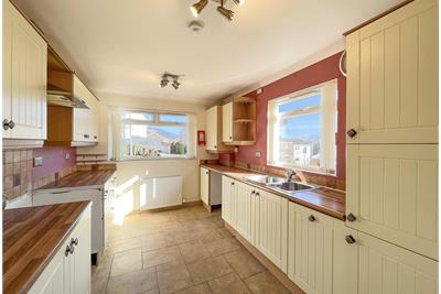 33 Cammesreinach Crescent,
Hunters Quay,
Dunoon,
PA23 8JZ - image 10