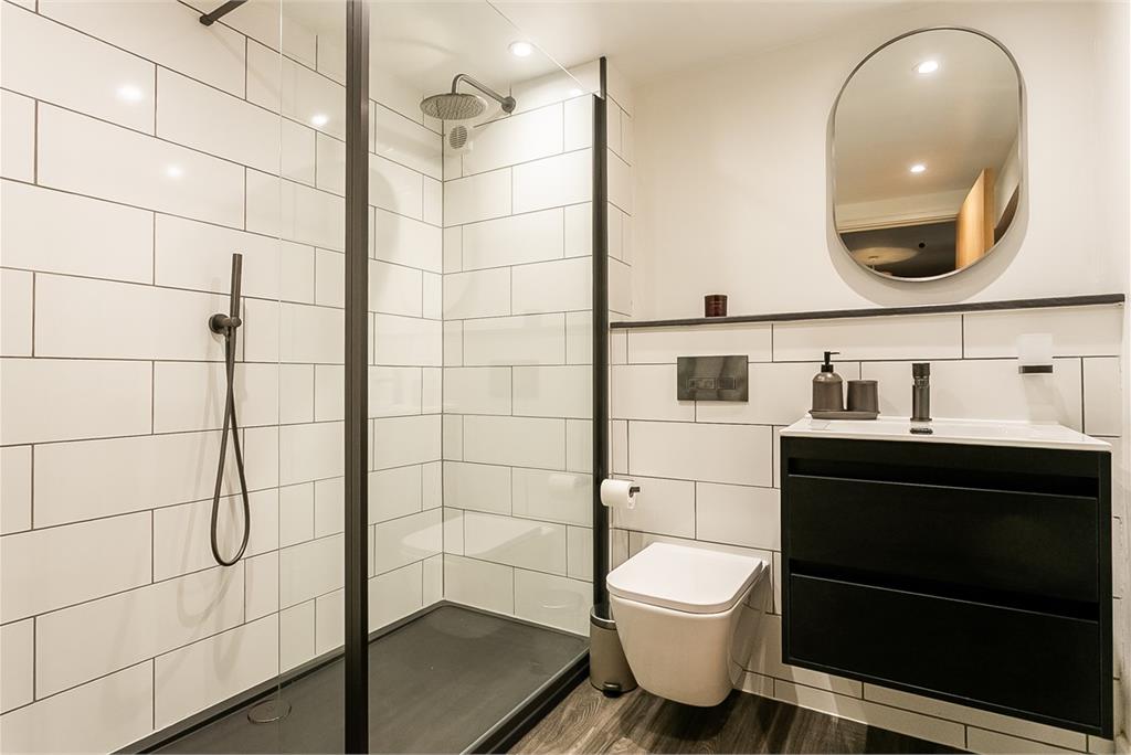 11/4 Cables Wynd,
Edinburgh,
EH6 6DU - image 14