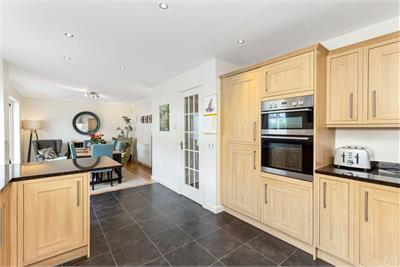 17 Waterloo Bank, Penicuik, Midlothian, EH26 8NS - image 6