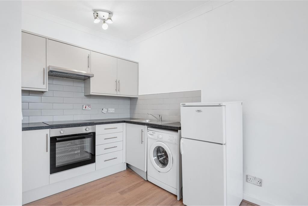 19f Lady Campbells Walk,
Dunfermline,
KY12 0QH - image 1