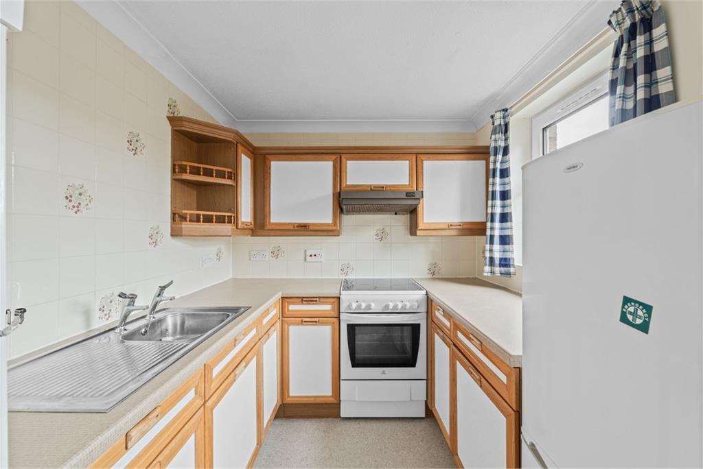 22 Whitestone Court, Innerleithen Road, Peebles, EH45 8BN - image 4