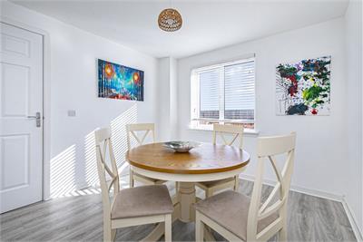 16 Cairns Crescent, Dunfermline, KY12 9FH - image 14