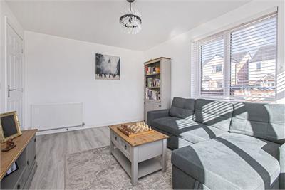 16 Cairns Crescent, Dunfermline, KY12 9FH - image 4