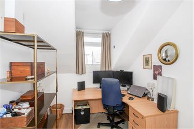 82 Victoria Terrace,
Dunfermline,
KY12 0LU - image 17