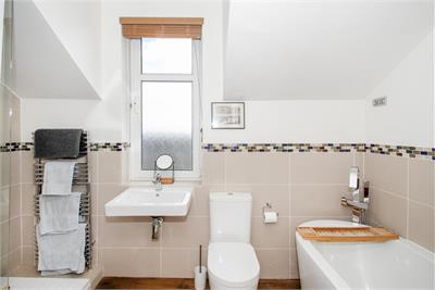 82 Victoria Terrace,
Dunfermline,
KY12 0LU - image 18