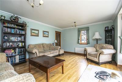 14 Logan Road, Torryburn, KY12 8SN - image 2