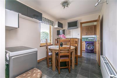 14 Logan Road, Torryburn, KY12 8SN - image 8